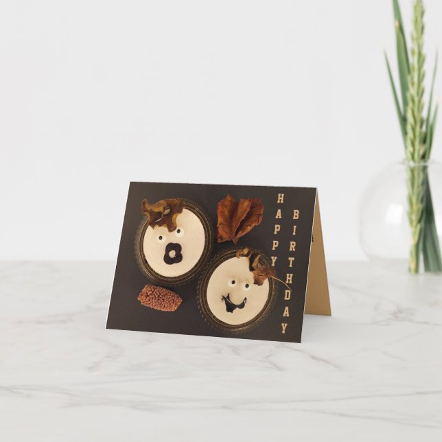 Ett höstfödelsedagskort i säsong med löv tack kort (Framsida)