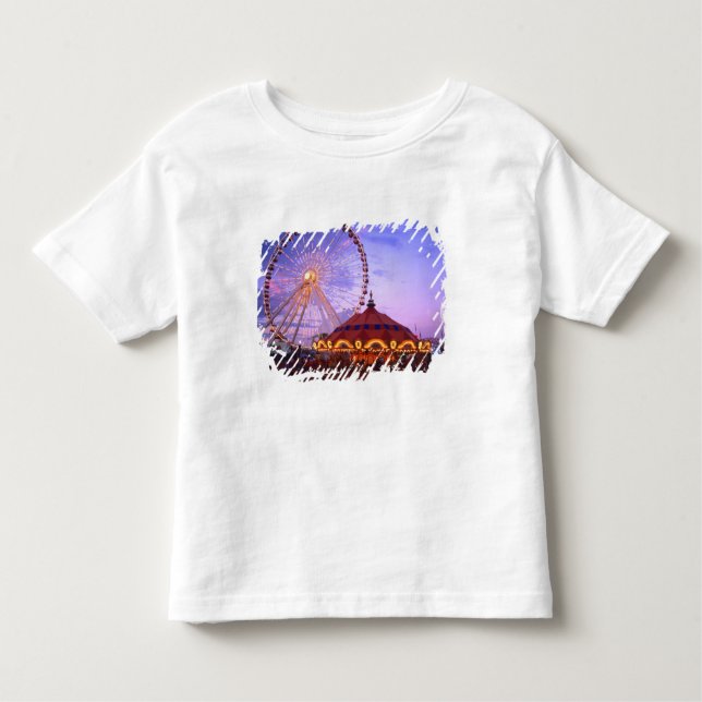 Ett järnhjul och karusellen vid flottan i t-shirt (Framsida)