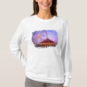 Ett järnhjul och karusellen vid flottan i tee