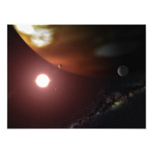 Ett jätte- planet för gasa som orbiting en röd fototryck