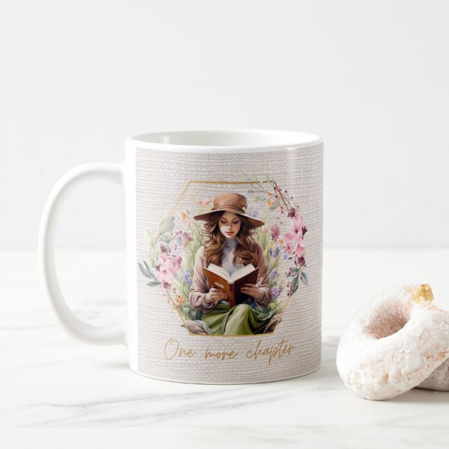Ett kapitel till, texturerat bakomliggande kaffe M Kaffemugg (Med munk)