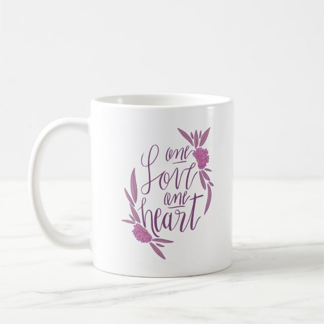 ett kärlek-hjärta kaffemugg (Vänster)