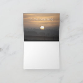 Ett kort med orden 'I begynnelsen'