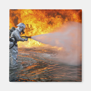 Ett lag för flygplanräddingfirefighting magnet