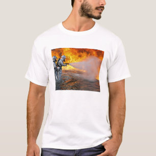 Ett lag för flygplanräddingfirefighting tee