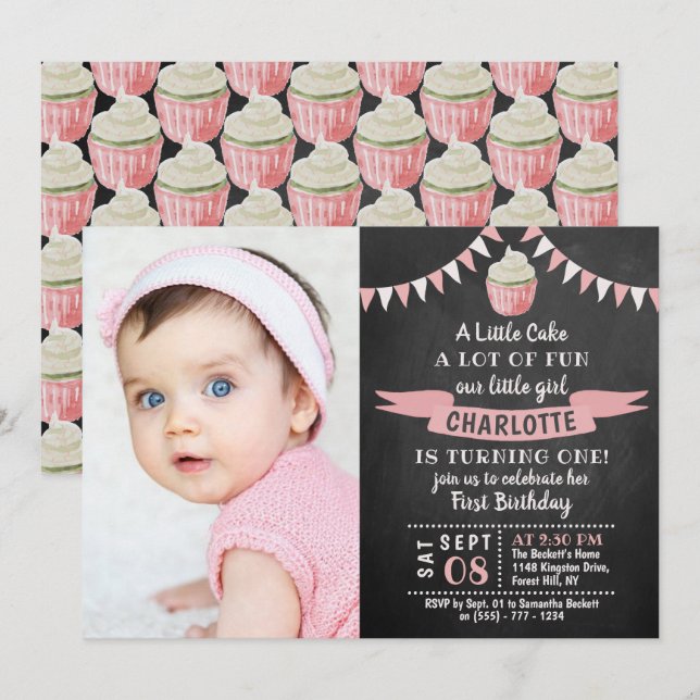 Ett litet Cake Chalkboard-foto 1:a födelsedagen Inbjudningar (Fram/baksida)