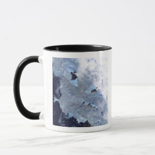 Ett litet fält av den glaciärsurroundsBaffin Mugg