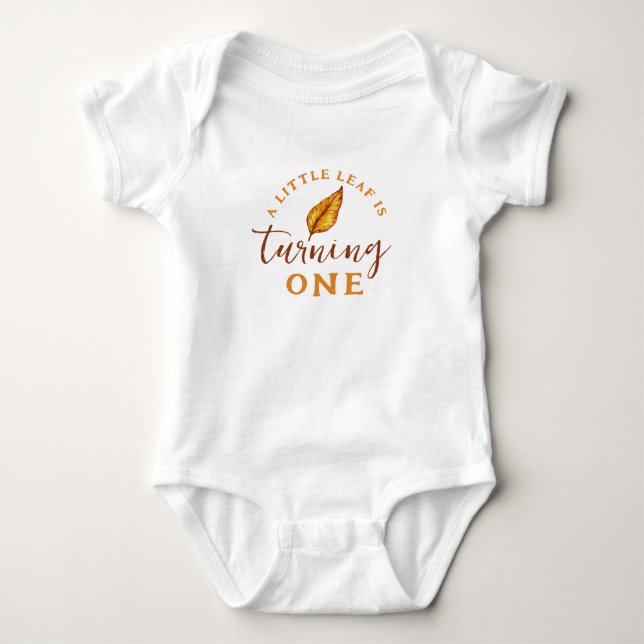 Ett litet höstlöv bebis fyller ett år  t shirt (Framsida)