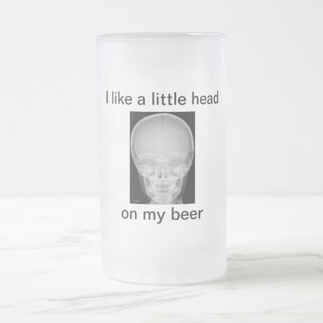 Ett litet huvud på mitt öl frostat ölglas (Center)