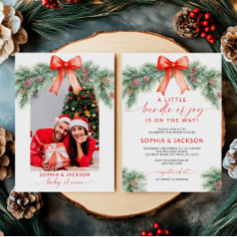 Ett litet paket med inbjudan till Joy Baby Shower