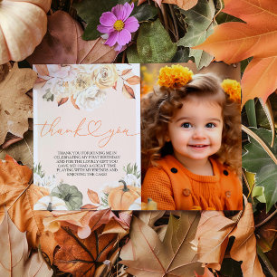 Ett litet Pumpkin Birthday Photo-tack-kort Inbjudningar