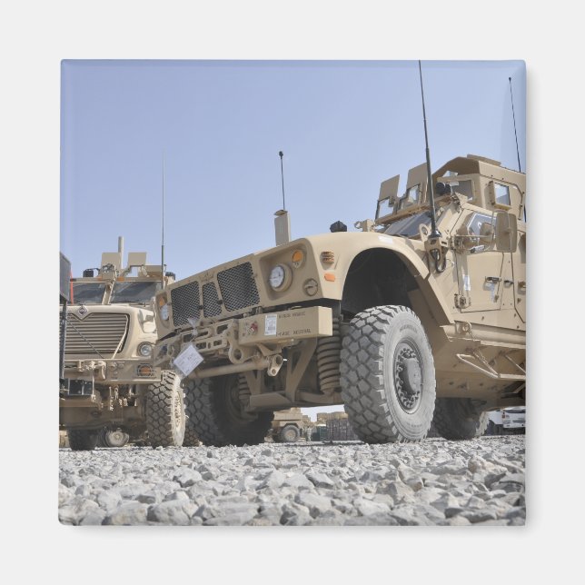 Ett M-ATV-minmotstående Ambush-skyddat fordon Magnet (Framsidan)