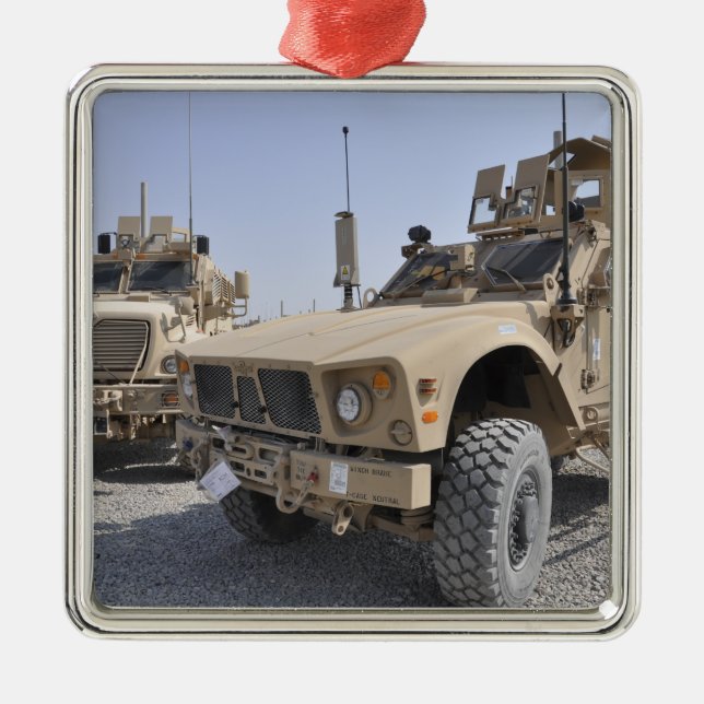 Ett M-ATV-motståndsbeständigt Ambush-skyddat fordo Julgransprydnad Metall (Framsidan)