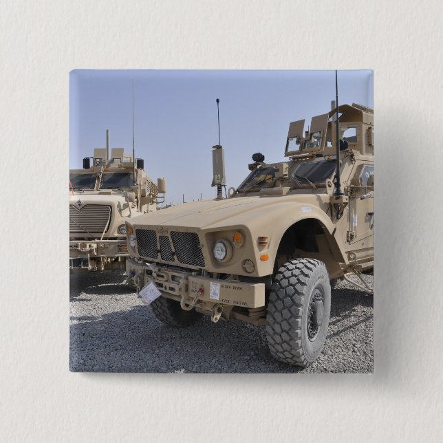 Ett M-ATV-motståndsbeständigt Ambush-skyddat fordo Knapp (Framsida)