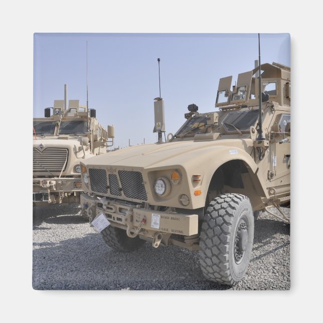 Ett M-ATV-motståndsbeständigt Ambush-skyddat fordo Magnet (Framsidan)