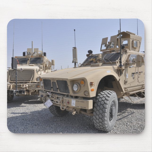 Ett M-ATV-motståndsbeständigt Ambush-skyddat fordo Musmatta (Framsidan)