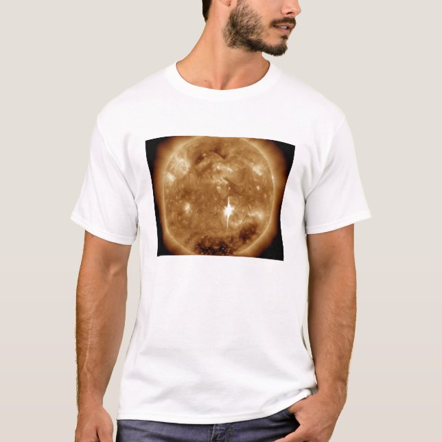 Ett massivt utbrott av solstrålning av X-klass på  Tee Shirt (Framsida)