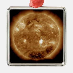 Ett massivt X-klassificerar den sol- signalljuset Julgransprydnad Metall