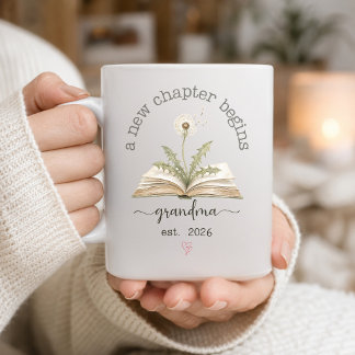Ett Nytt Kapitel Börjar Mormor Est. 2026 Maskros Kaffemugg