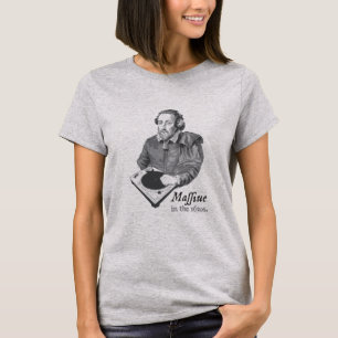 Ett nytt långt till gammala däck för snurrande tee shirt