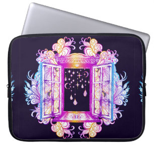 Ett öppet fönster med vintagar mot en bakgrund laptop fodral