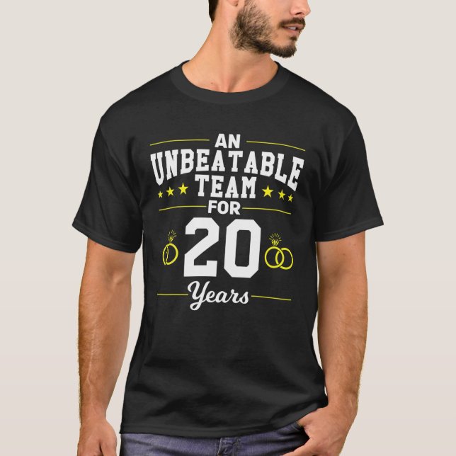 Ett oslagbart team i 20 år - Bröllopsgåva T Shirt (Framsida)