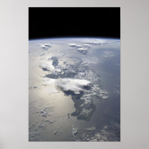 Ett panorama- beskådar av ön av Hispaniola Poster