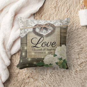 Ett par Horseshoe Heart Snöre Hydrangea Wood Bröll Kudde