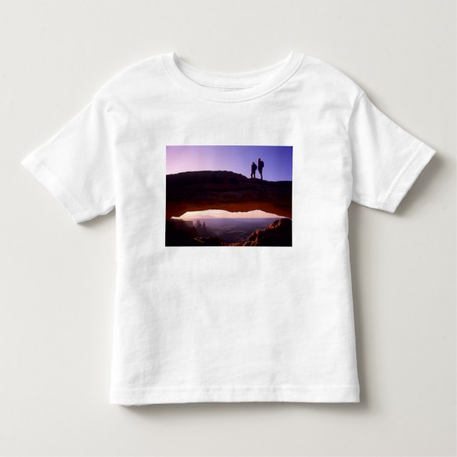 Ett par klockor soluppgång från atop Mesa Arch in T Shirt (Framsida)