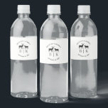 Ett par Namn Hjort Monogram Rustic-Landsbyggsbröll Vattenflaskor Etikett<br><div class="desc">Ett elegant hjort-monogram med ett par namn-textutkast som du kan anpassa med datumet namn,  initialer och bröllop för lycklig-paret. Du kan ändra teckenmellanrummet storlekt och brev med hjälp av Verktyg i Design.</div>