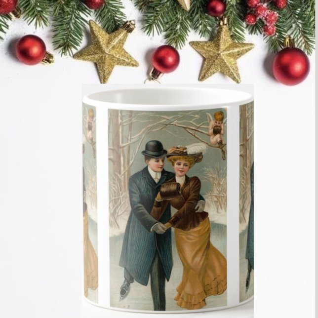 Ett par skridskor, en vintage kaffemugg (Skapare uppladdad)