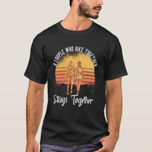 Ett par som gömmer sig tillsammans stannar tillsam t shirt
