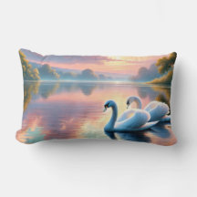 Ett par svanar glider på en serene sjö