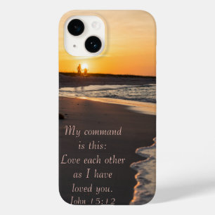 Ett par Walking Beach vid Sunrise John 15 12