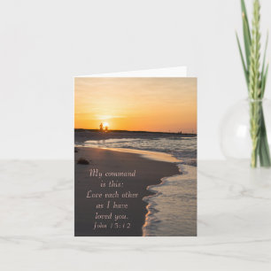 Ett par Walking Beach vid Sunrise John 15 12 Kort