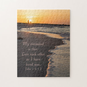 Ett par Walking Beach vid Sunrise John 15 12 Pussel