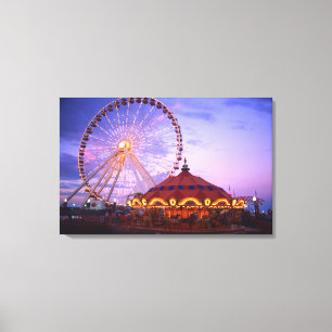 Ett pariserhjul och karusell vid Navy Pier i Canvastryck