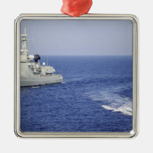 Ett portugisiskt marinlag i ett uppblåsbart farty julgransprydnad metall