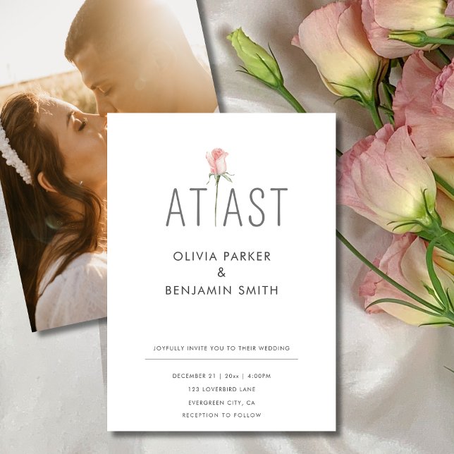 Ett Rosa ros vid sista fotot Elegant bröllop Inbjudningar (At Last Minimalist Photo Rose Modern Wedding In Invitation)