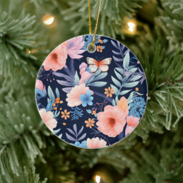 Ett runt ornament har en färgrik blomster