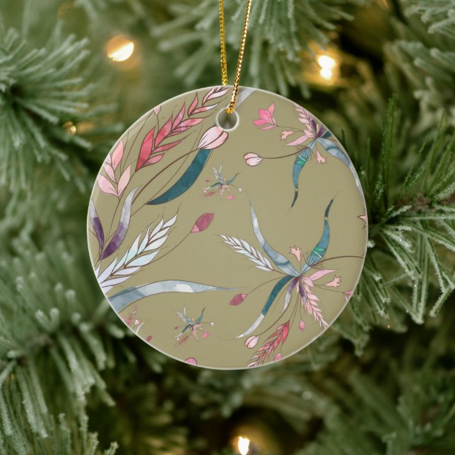 Ett runt ornament har ett blommönster  (Träd)
