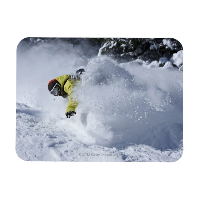 Ett snowboarderrift utan spårat pulver svänger i 2 magnet (Horisontell)