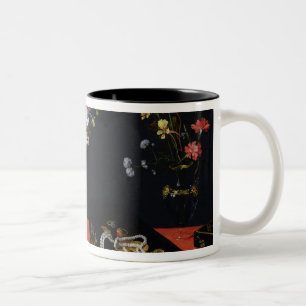 Ett stilleben av en Tazza med blommor Två-Tonad Mugg