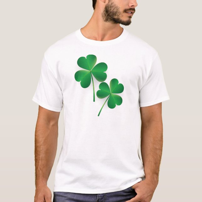 Ett Sts Patrick Shamrock för daggrönt T-shirt (Framsida)