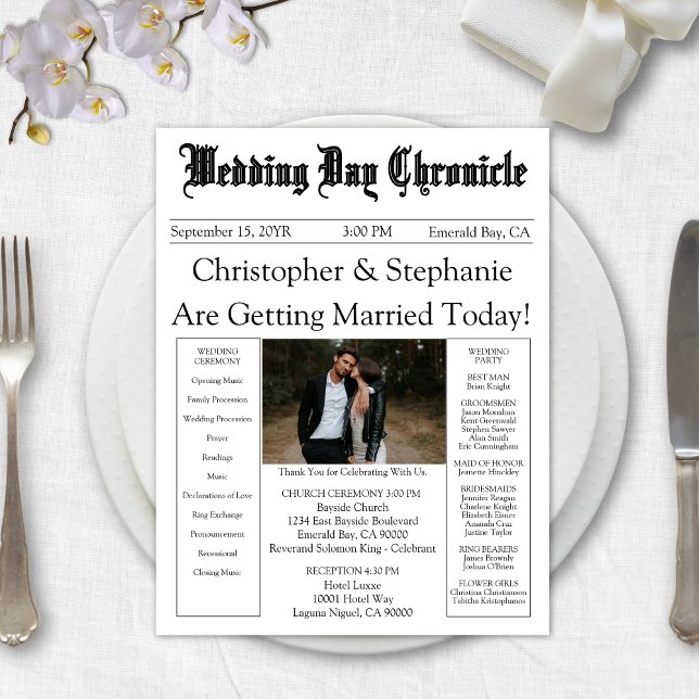 Ett svarningspapper QR-kod, vitt Bröllopsprogram (Custom White Elegant Calligraphy Newspaper Wedding Program)