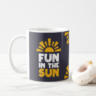 Ett tecken som säger roligt på sol kaffemugg
