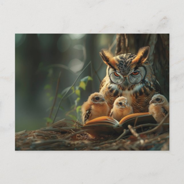 Ett uggla som läser bok till små chickar vykort (Framsida)