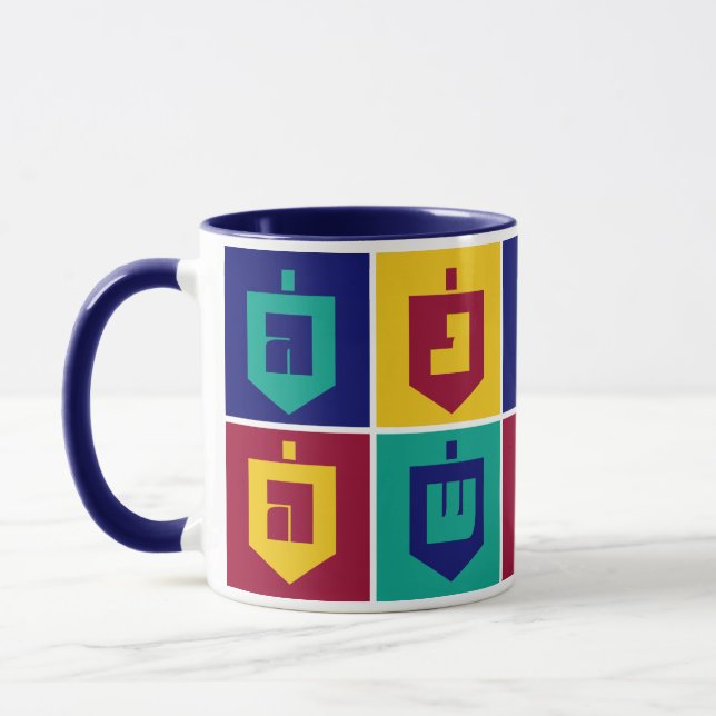 Ett Underbart Miracle hände där! Hanukkah Dreidel Mugg (Vänster)