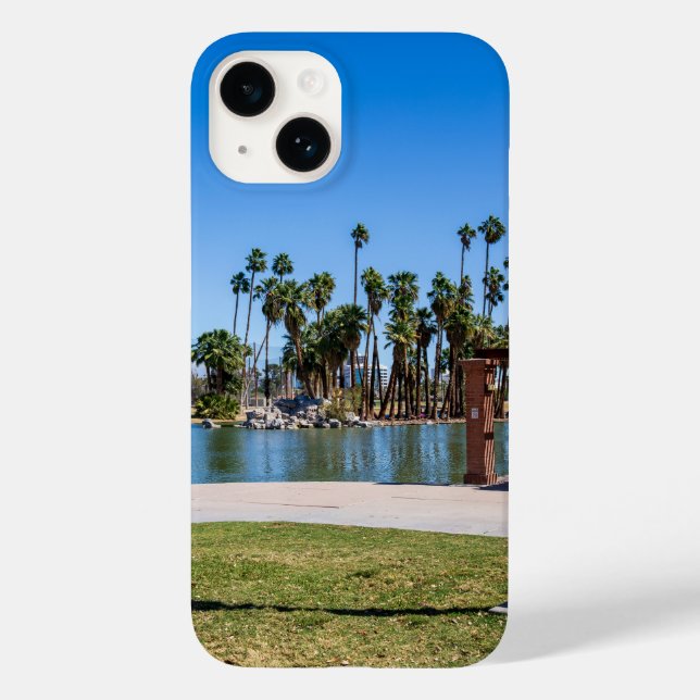 ett vackert landskap i Encanto Park med sjö (Baksida)