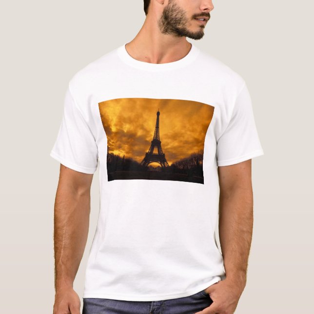 EU, Frankrike, Paris. Eiffeltornet. T-shirt (Framsida)